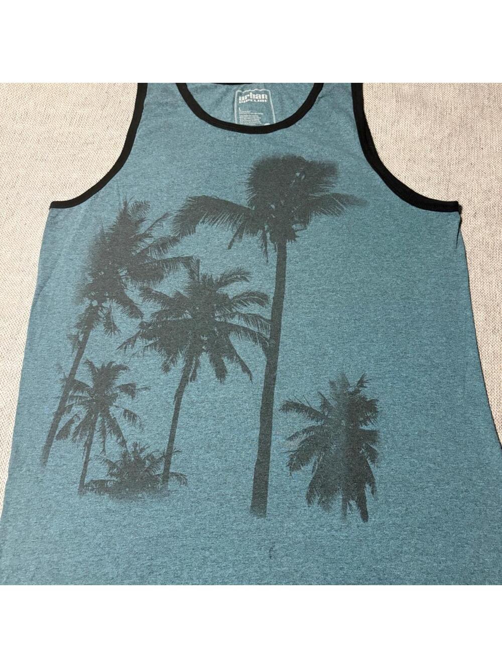 Pipe Line Men's Blue and Green Tshirt